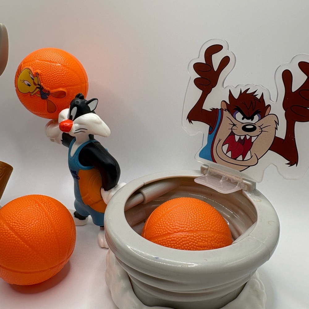 Space Jam Toy Lot – Lola Bunny, Bugs Bunny, Sylvester, Taz | 2021 McDonald’s Set - Picture 2 of 5